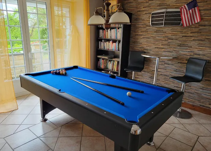 Meuble 3 Etoiles, Proche Plages Debarquement Dans Les Marais Du Cotentin A *